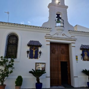 La Hermandad del Cristo de las Misericordias recoge artículos de limpieza y primera necesidad esta semana para los damnificados por la DANA