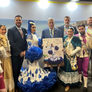 Chipiona se promociona en FITUR con ‘Doce meses, cien eventos’, su Carnaval, la Feria del Moscatel y el conjunto escultórico ‘Cangrejos en el Litoral’