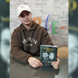 El joven chipionero José Rey publica el libro ‘El abuelo y yo’, sobre la vida y trayectoria de José Mellado Martín