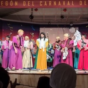 Emociones a flor de piel y mucho humor en el pregón de Juan Carlos Sáenz que abre las puertas del Carnaval de Chipiona